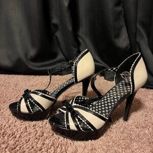 Jessica Simpson cream and black heels